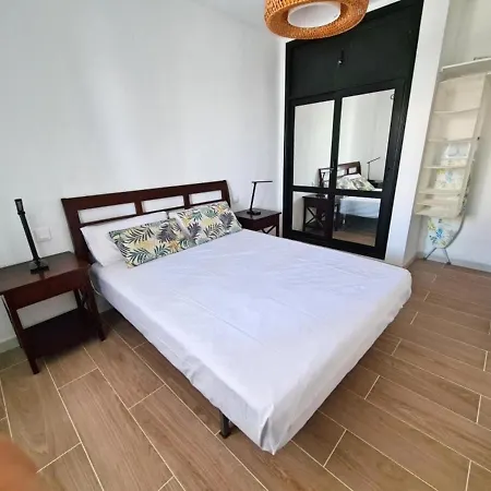 Beach Apartment *