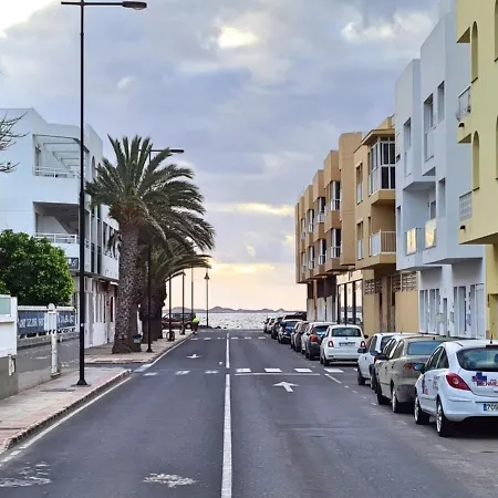 Corralejo Beach Apartment *